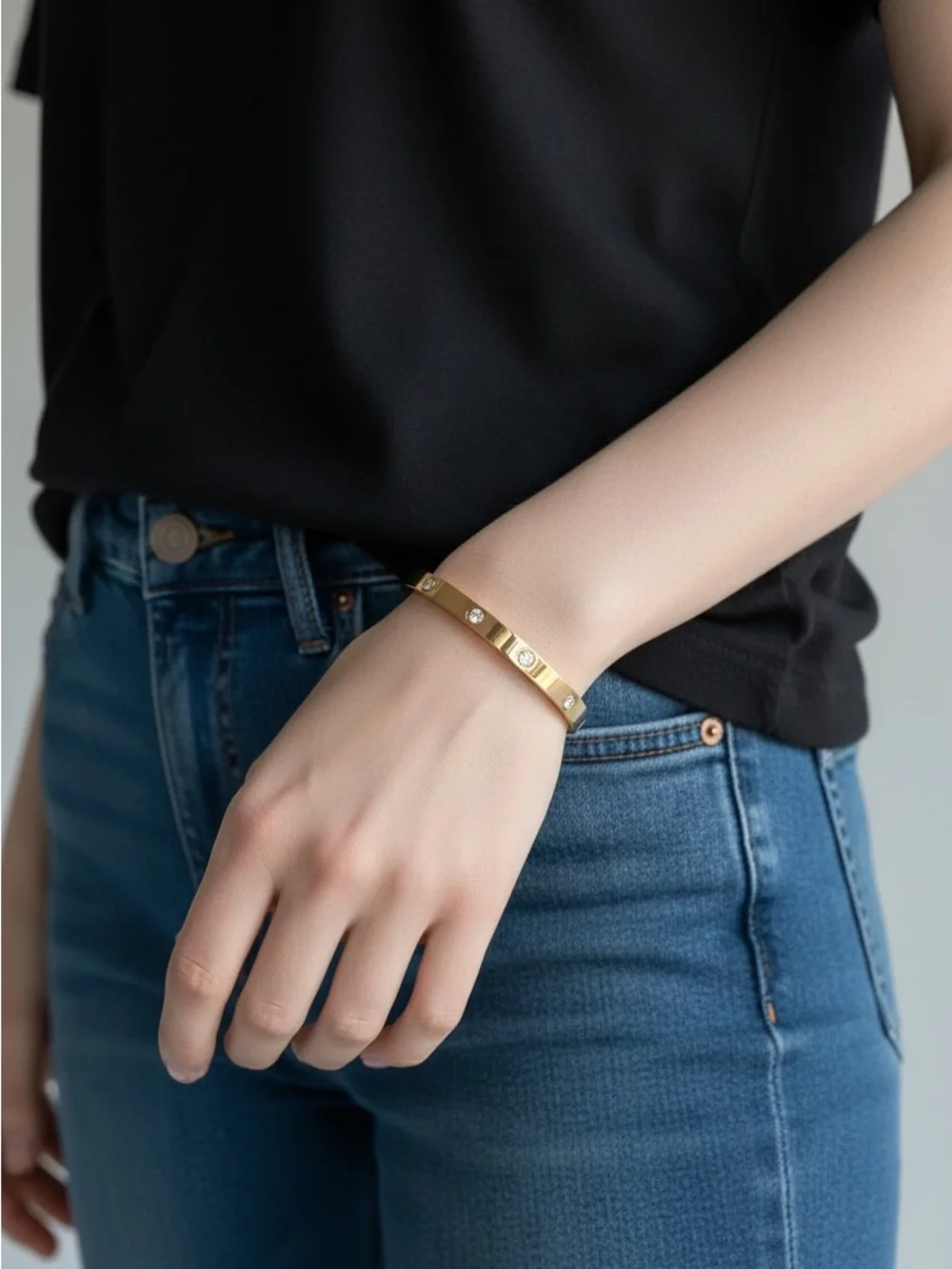 9/20 Gold Screw-Detail Cuff Bracelet - Women Accessories